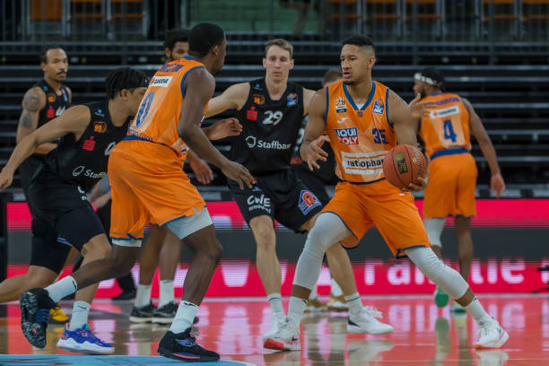 人瞩目的纪 人瞩目的纪